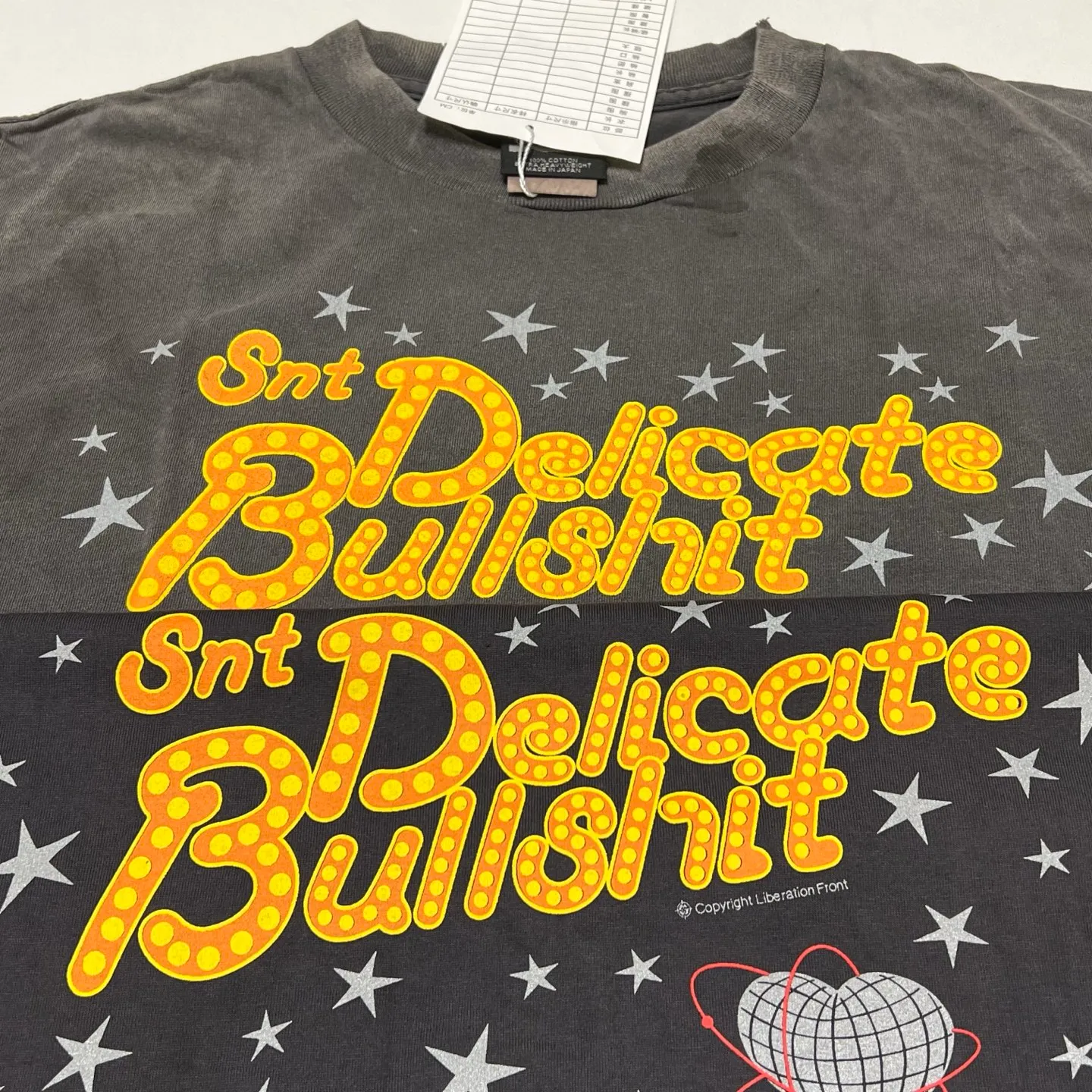 Printing proofing SAINT Mxxxxxx DELICATE BULLSHIT SS TEE/BLK star neon slogan printed TEE washed black S-XL New Vintage washed and distressed ceiling! Loyal to the original version. Main mark and wash mark are matched. Tube-woven fabric without side seams. Non-open version.
